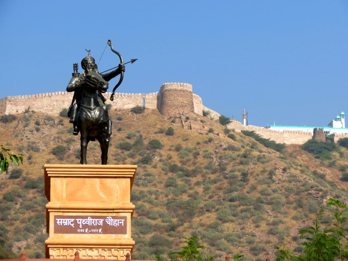 equestrian-statue-of-prithviraj-chauhan-in-ajmer-rajasthan-india