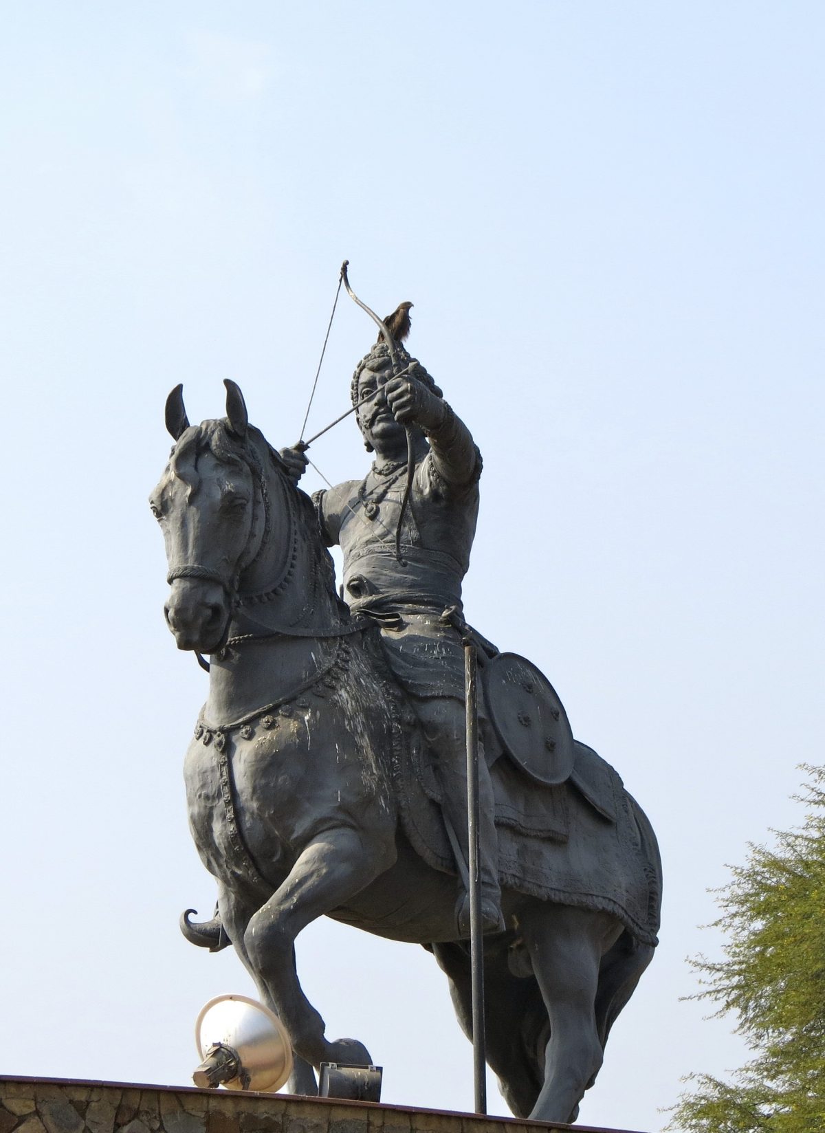 equestrian-statue-of-prithviraj-chauhan-in-new-delhi-delhi-india