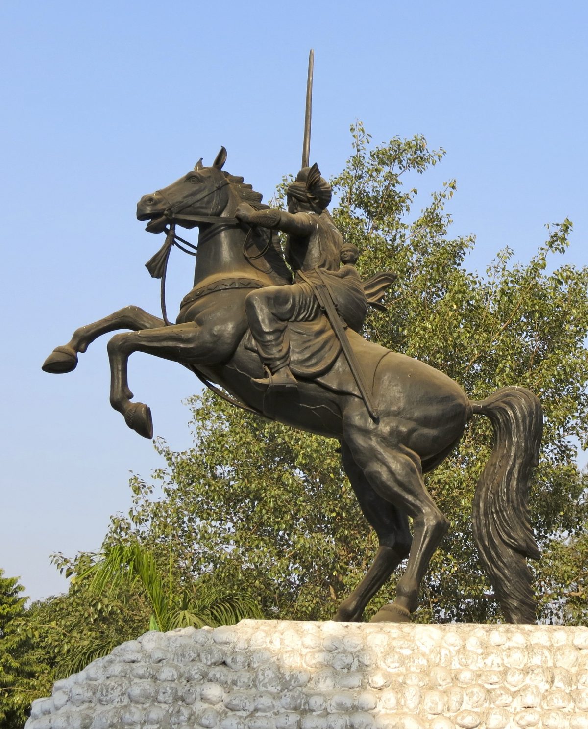 Equestrian statue of Rani of Jhansi Lakshmibai in Gwalior, Madya