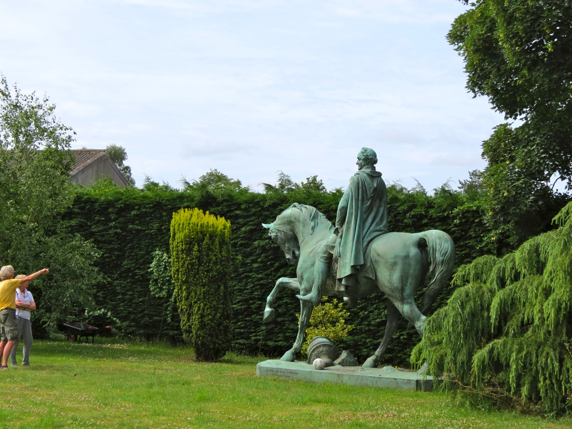 Equestrian statue of Henry Hardinge in Over UK