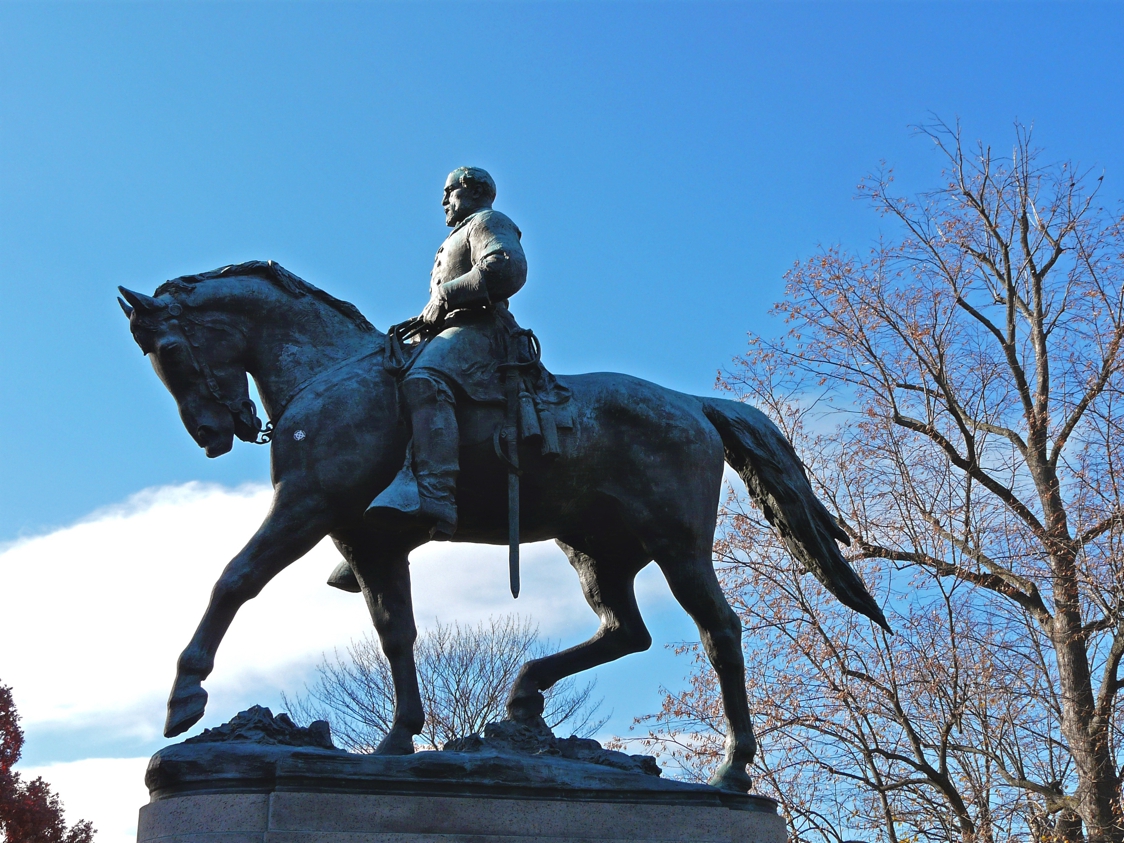 Equestrian statue of Robert Edward Lee in VA Charlottesville US