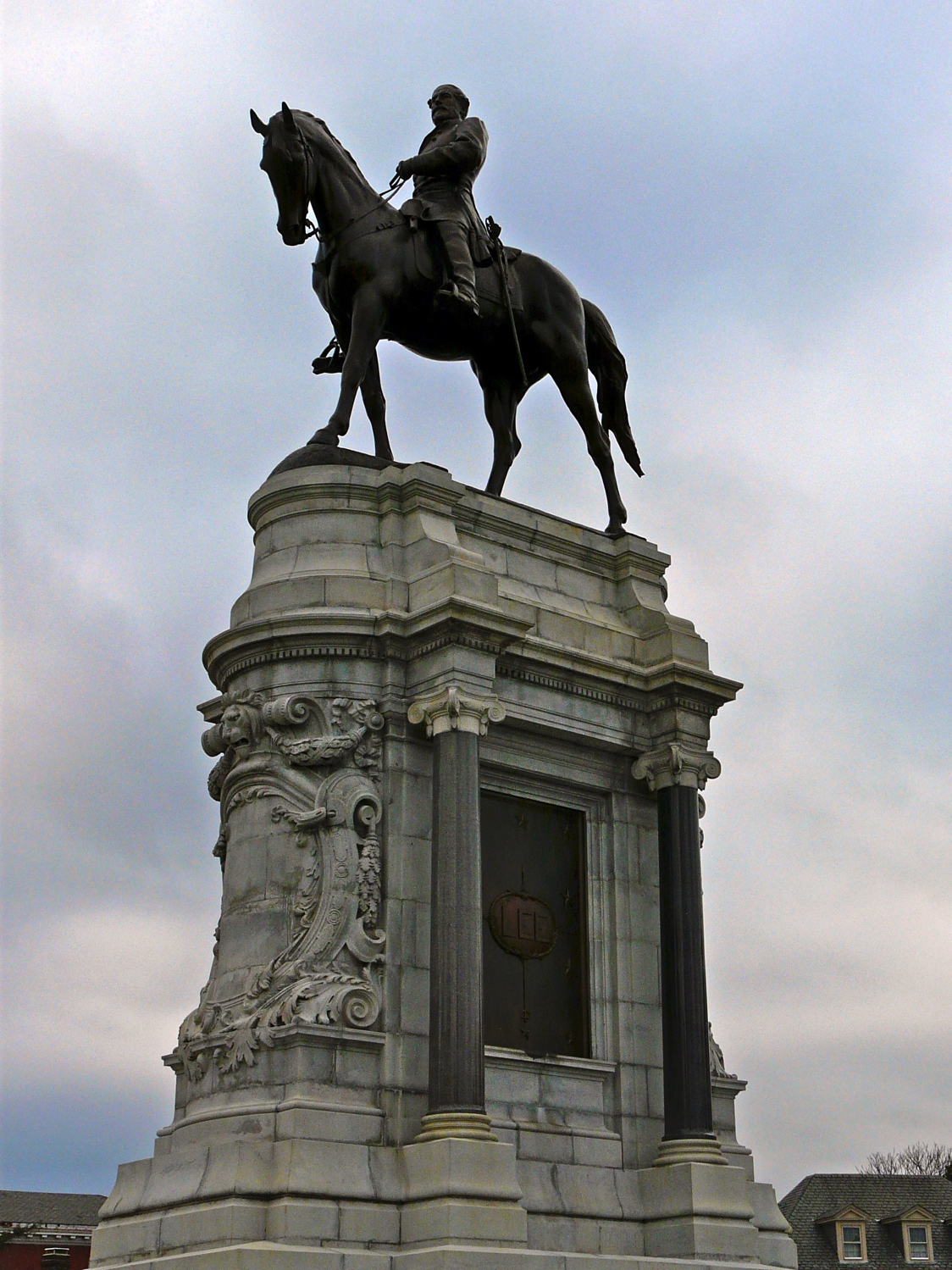 Equestrian statue of Robert Edward Lee in VA Richmond US