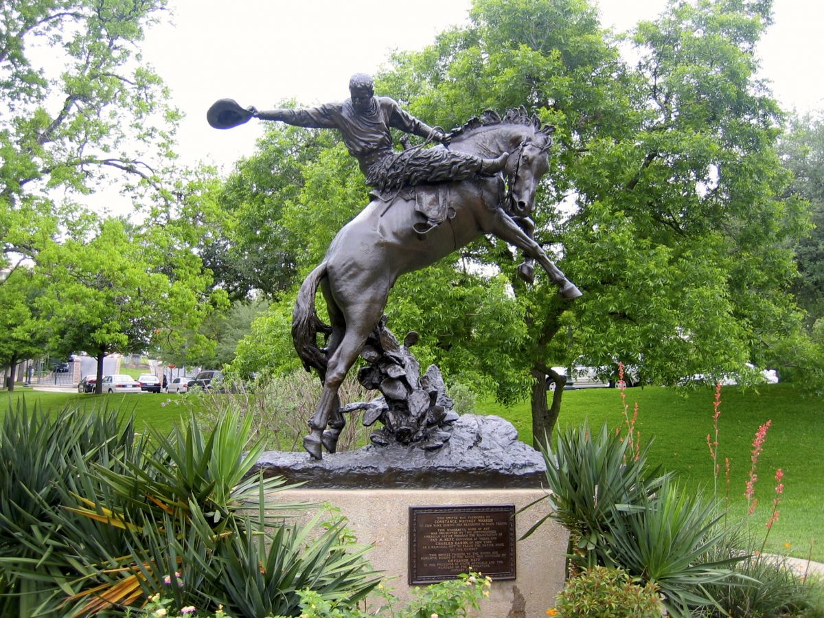 Equestrian statue of Cowboy memorial in TX Austin US