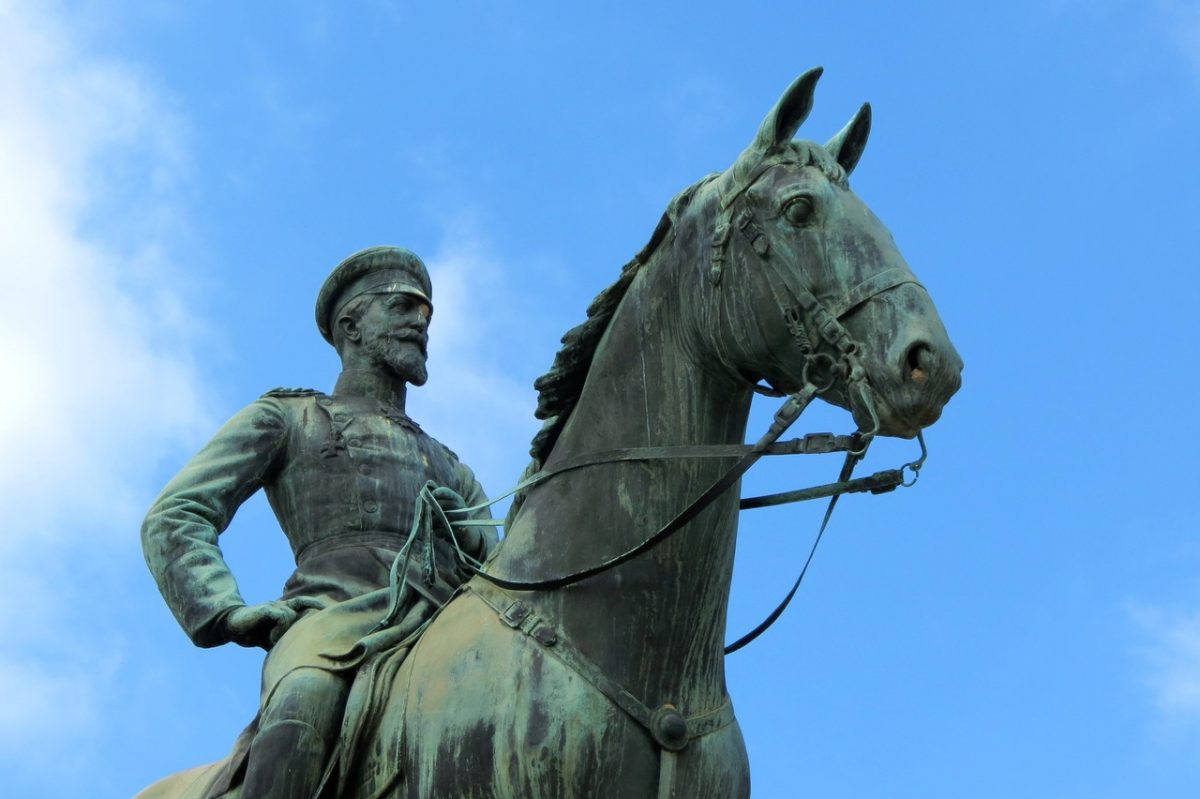 Leopold zu HohenzollernSigmaringen Equestrian statues
