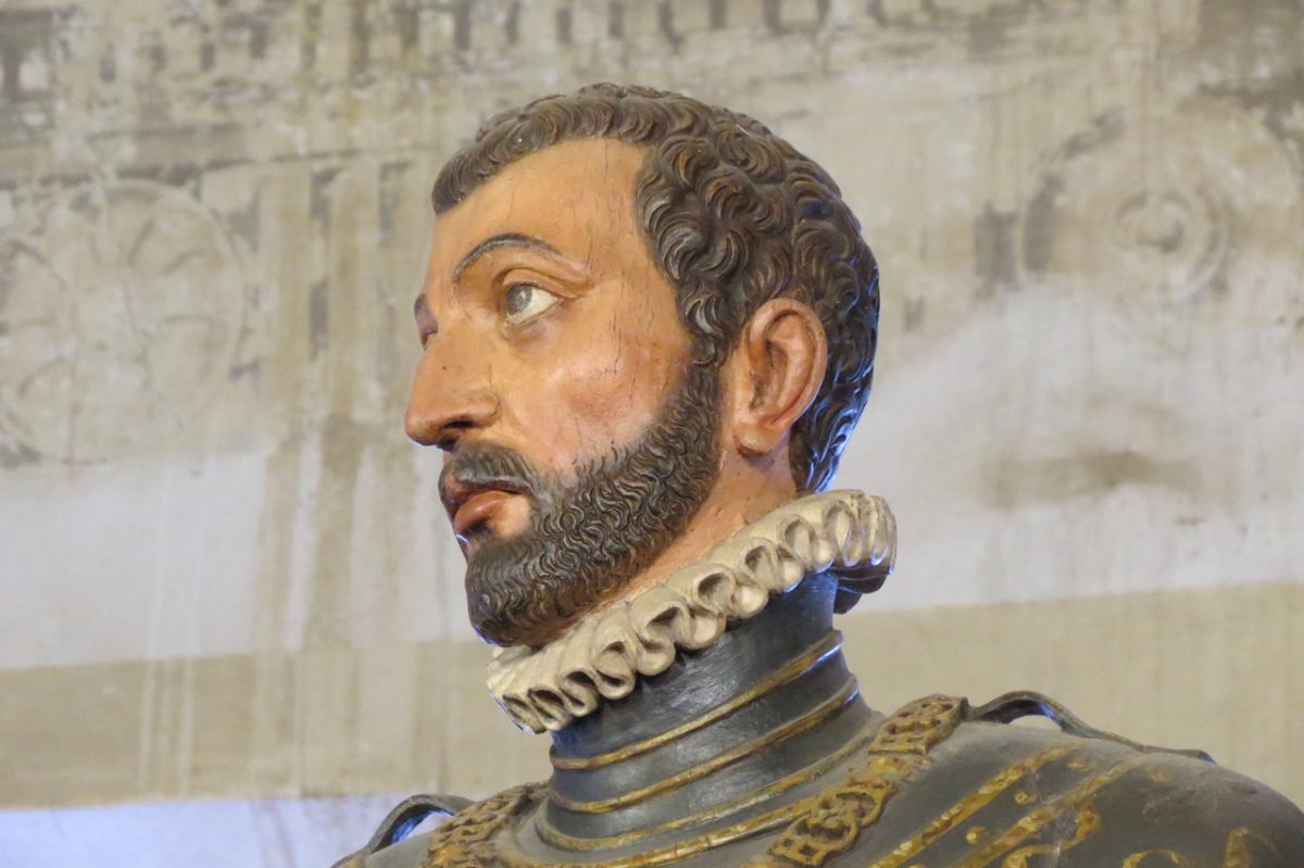 Equestrian sculptures of the Gonzaga family in Italy