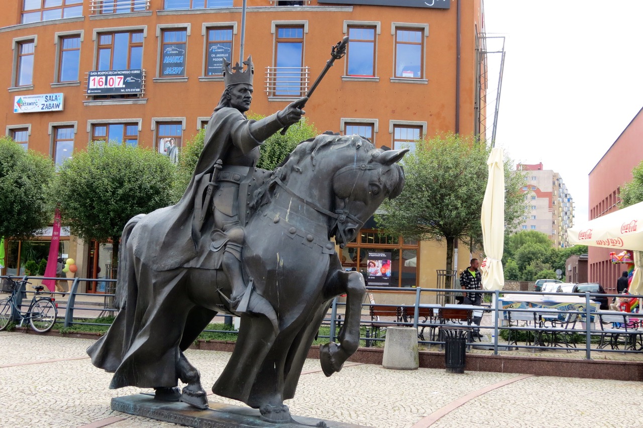 Casimir IV Jagiellon - Equestrian statues